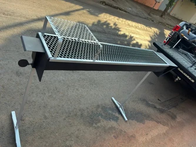 Churrasqueira de Espetinho Grande e Média 