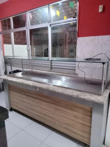 Equipamentos para estabelecimento comercial.