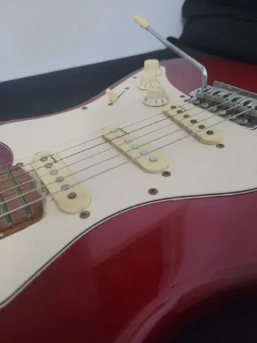 Guitarra Elétrica Vermelha Strinberg