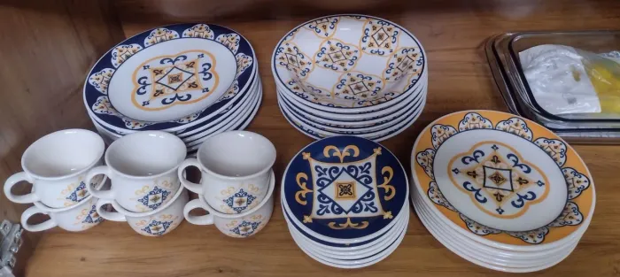 Aparelho de jantar e chá  Oxford Floreal São Luis 30 peças  seminovo