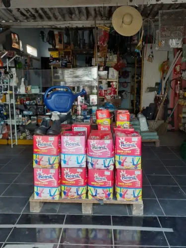 Vendo uma ferragista 