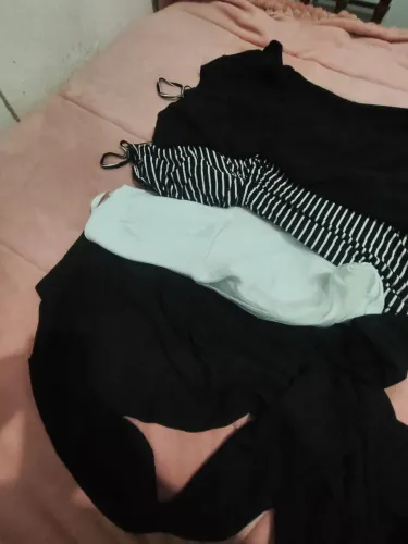 Quatro vestidos desapegando 