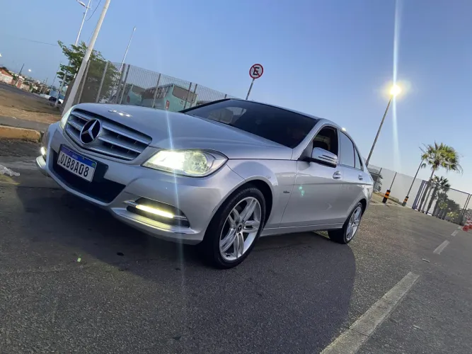 Mercedes-Benz C-180 CGI Classic 1.8 16V 156cv Aut. 2012