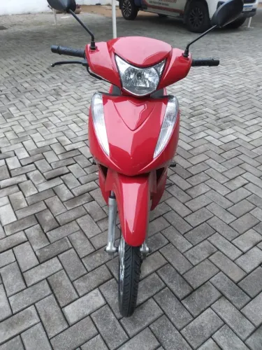 Honda Biz 125 ES Vermelha