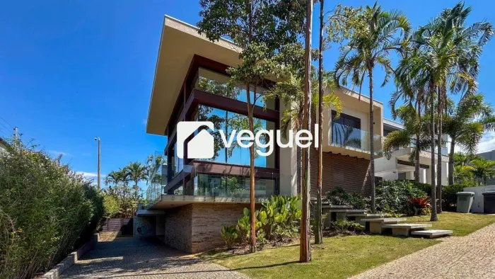 Casa de 458 m² com 4 suítes, 4 vagas de garagem para locação no Alphaville Dom Pedro 3, Ca