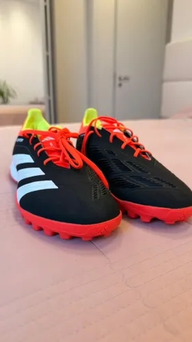 Chuteira Adidas Society - NUNCA USADA tamanho 38