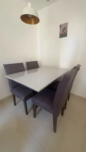 Mesa com cadeiras