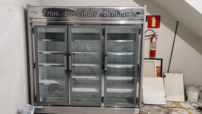 Geladeira Expositor de Frios & Bebidas