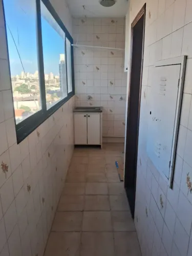 Imóvel para aluguel tem 40 metros quadrados com 2 quartos em Popular - Cuiabá - MT