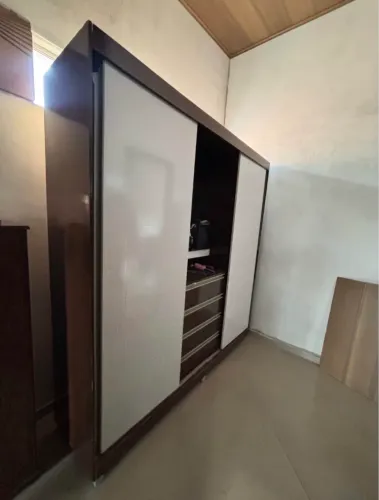 Vendo guarda-roupa de casal