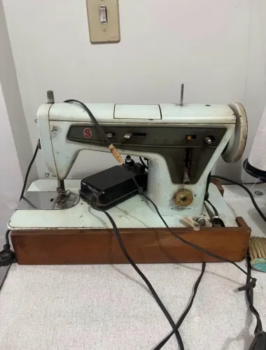 Máquina de costura Singer