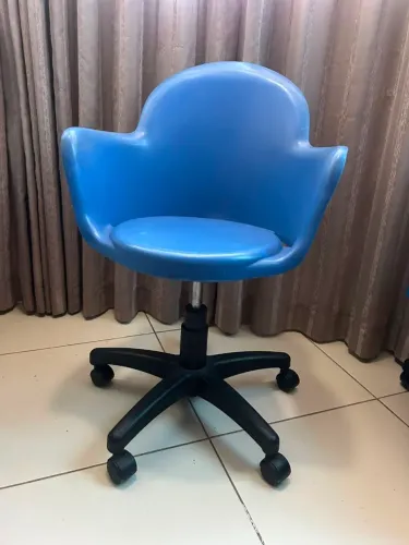 Cadeira casual bem conservasa