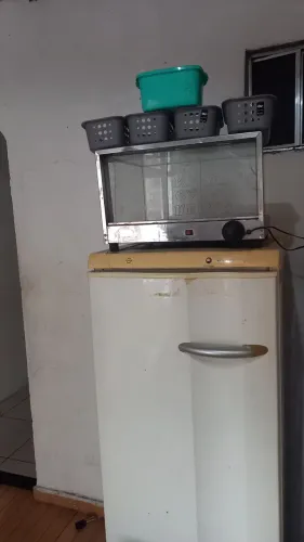 Vendo freezer e estufa juntos