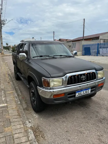 Toyota Hilux CD SRV 4X4 3.0 8V 116cv TB Diesel 2004