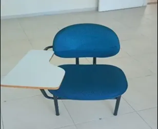 CADEIRA UNIVERSITARIA GRANDE AZUL 