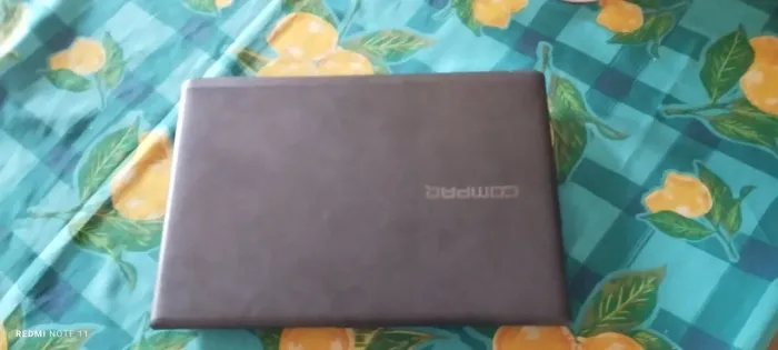 Vende-se notebook semi novo