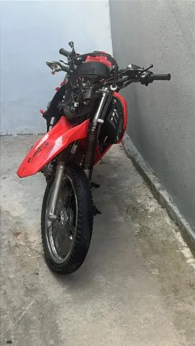 Vendo moto batida 