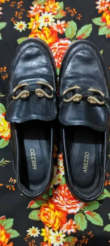 Mocassim Arezzo Original em Couro Preto - Elegante e Confortável