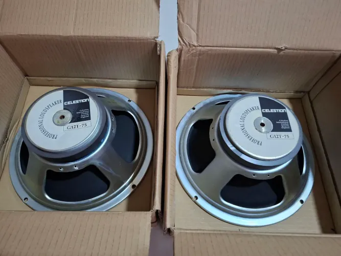 Par falantes Celestion G12T-75 16 ohms ano 1992 impecáveis