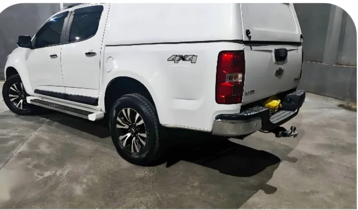 Capota de fibra da S10 branca