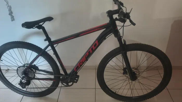 Vendo uma bike cripto aro 29 , 12v freio hidráulico trava K7 11/50
