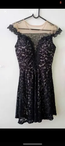 Vestido preto em renda e tule
