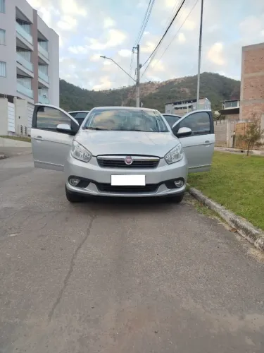 Fiat Grand Siena Essence 1.6 Flex 16V 2014