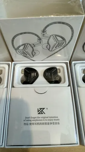 KZ ZVX preto sem MIC