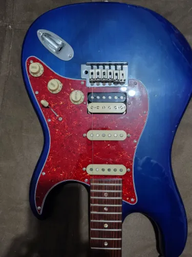 Guitarra Tagima Special Birds Eyes Maple