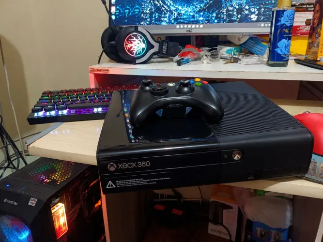 Xbox 360 Super Slim Funcionando Com Controle e Fonte