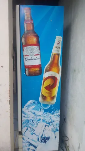Freezer semi novo