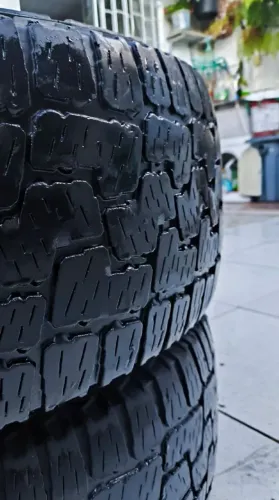 Vendo Pneu Pirelli Scorpions 265/65R17