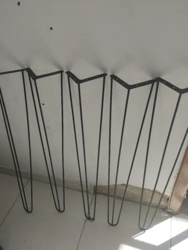 5 pés de mesa de ferro 80 cm altura. Perfeito estado.