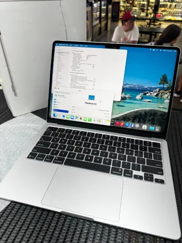 *Apple MacBook Air M4, 100% / Garantia Setembro-2027/ Loja Física