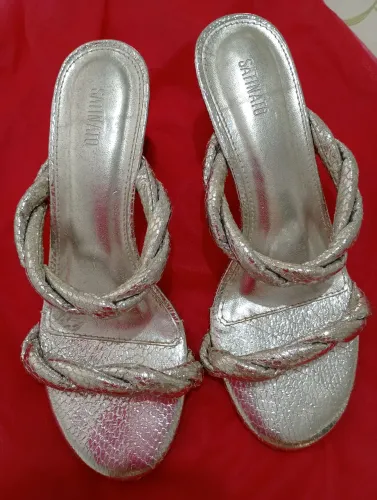 Sandalia