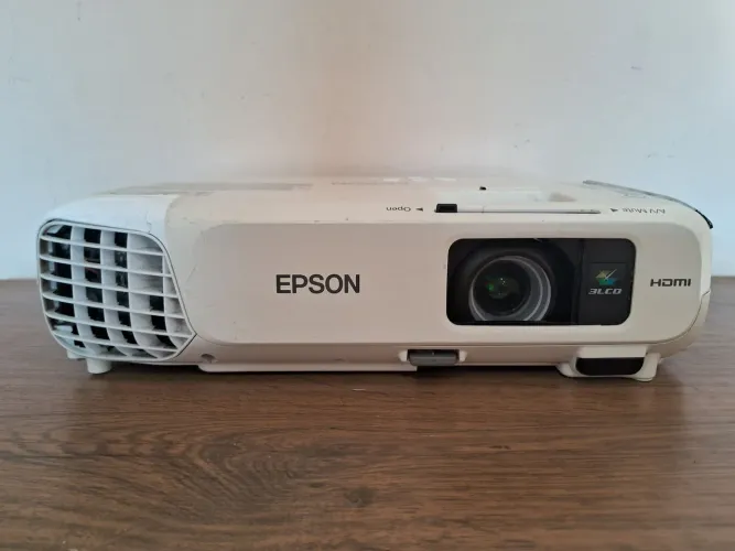 Projetor   Epson   X24  (sem HDMI)