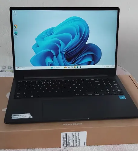 Notebook Samsung Galaxy Book Core i3 12°Geraçao SSD Nvme 256GB+8GB RAM Nota Fiscal