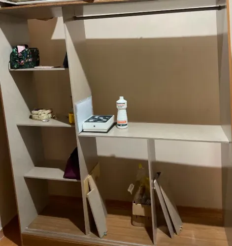 Guarda roupa + doação mesa cabeceira
