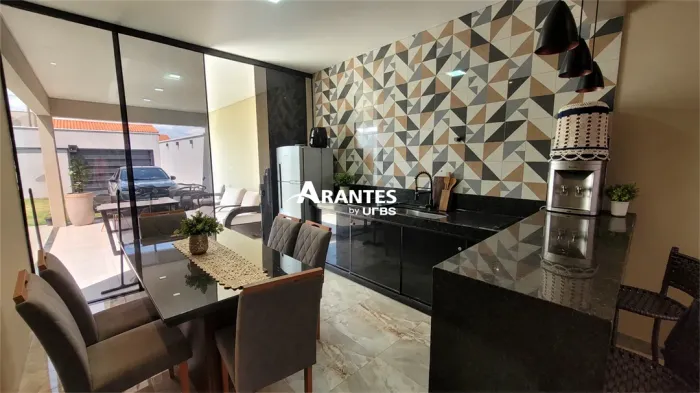 Casa com 91,17m² 3 quartos à venda no bairro Laranjeiras