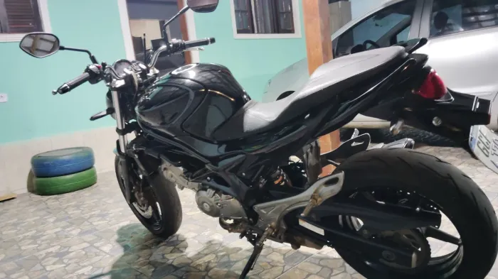 Suzuki gladius 650, mecânica e doc ok, valor 21.000