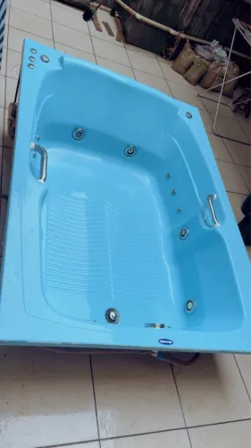 Banheira de hidromassagem