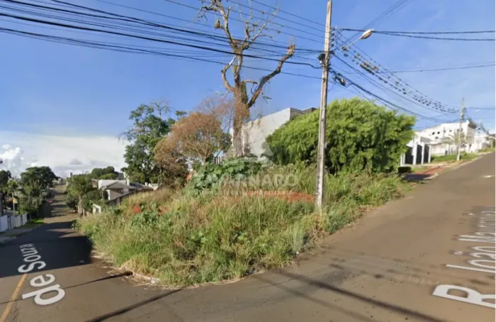 TERRENO DE ESQUINA