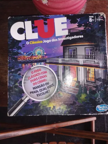 Vendo um jogo CLUE da marca HASBRO completo 