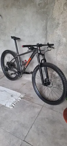 Bicicleta semi nova