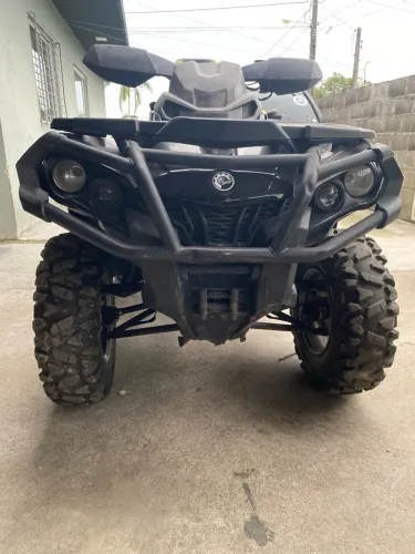 Quadriciclo Can am 650 max 2013 4x4