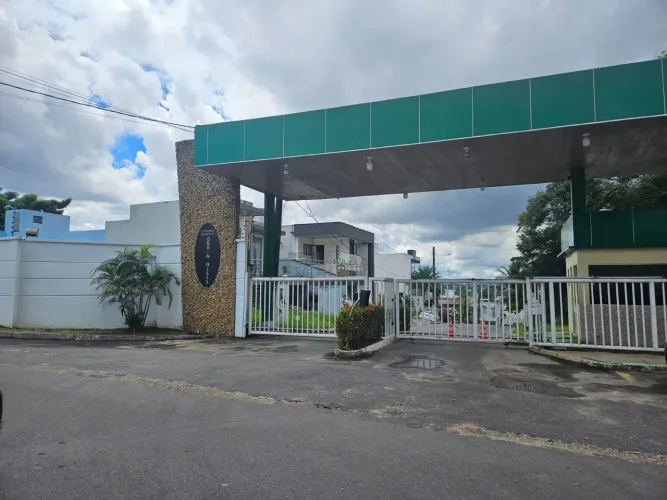Lote de 360m2, em cond fechado no Parque das Laranjeiras, em flores