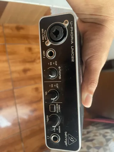 Placa de Áudio - Behringer U-Phoria Umc 22