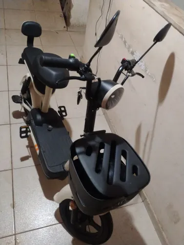 Scuter eletrônica mini kuyan aima