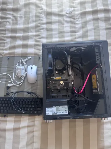 PC GAMER RYZEN 7 5700X 16GB DDR4 3200MHZ NVME + teclado e mouse gamer