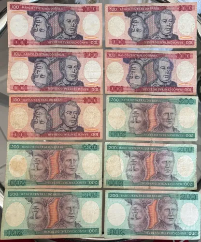 Lote de cédulas Brasil 100 e 200 cruzeiros